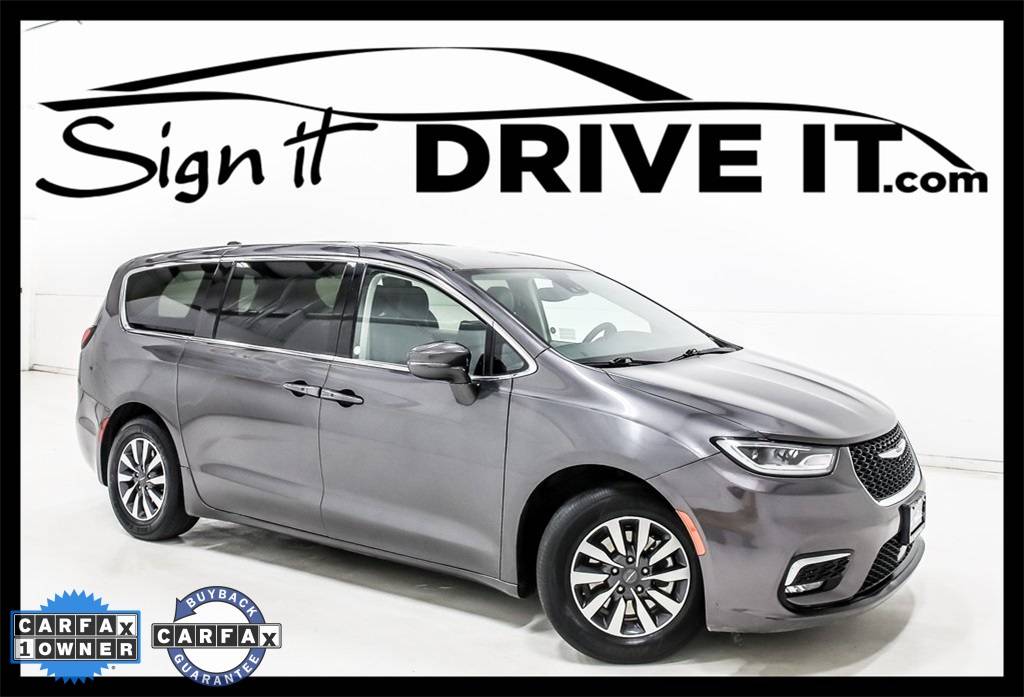 2022 Chrysler Pacifica Hybrid Touring L — Minivan — 69,244 mi — Denton, TX