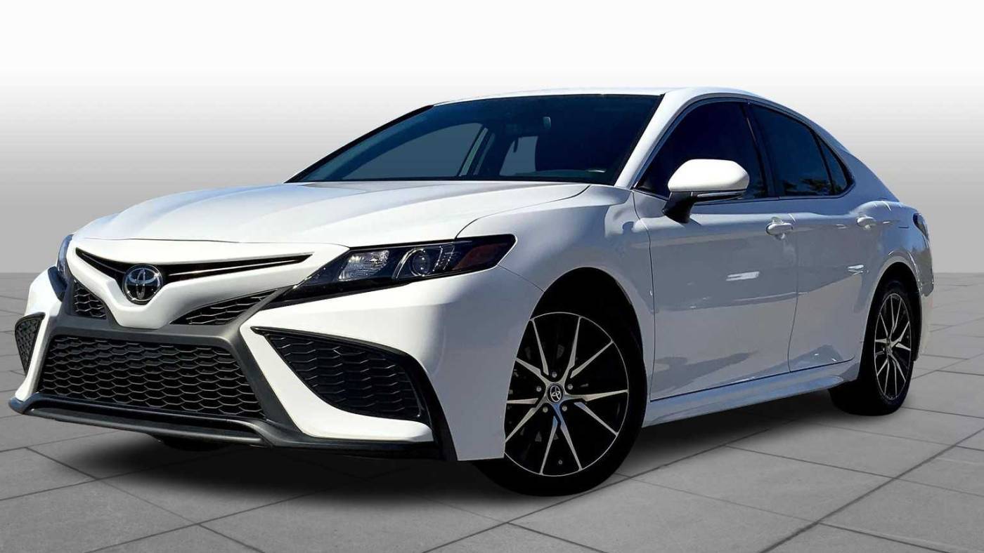 2023 Toyota Camry SE — Sedan — 30,934 mi — Columbia, SC