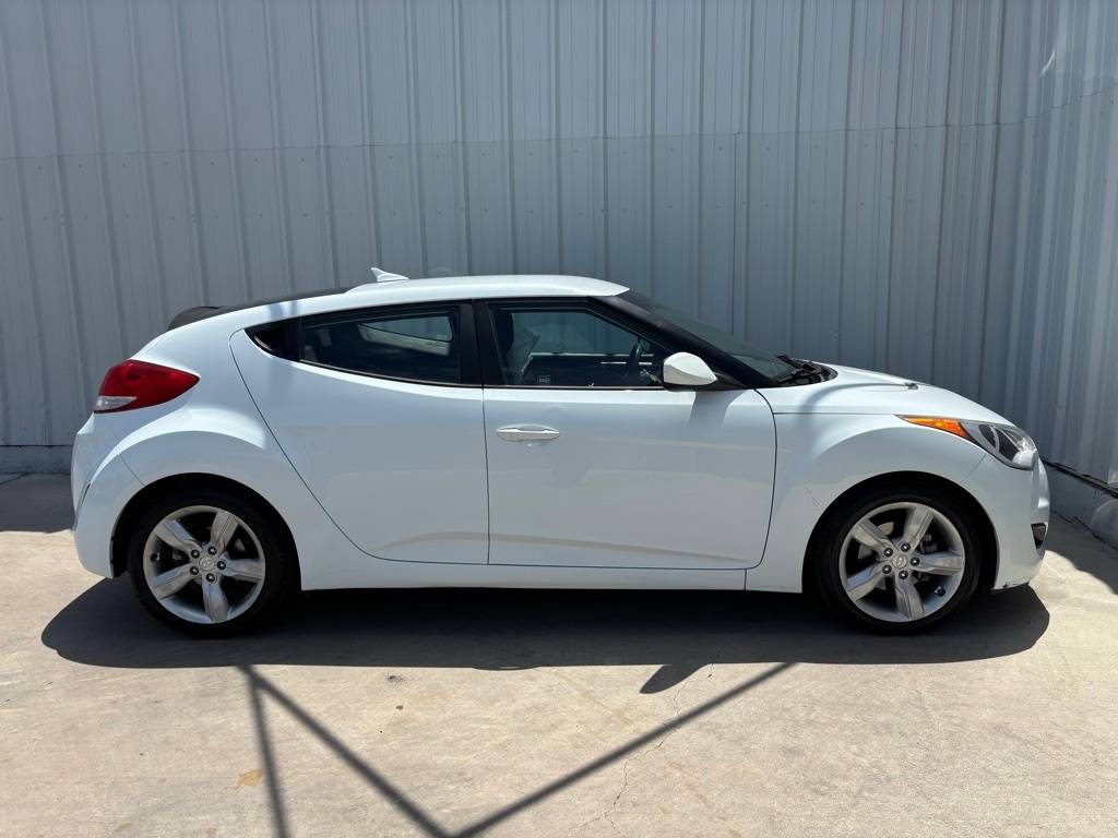 2015 Hyundai Veloster Base — Hatchback — 106,354 mi — Austin, TX
