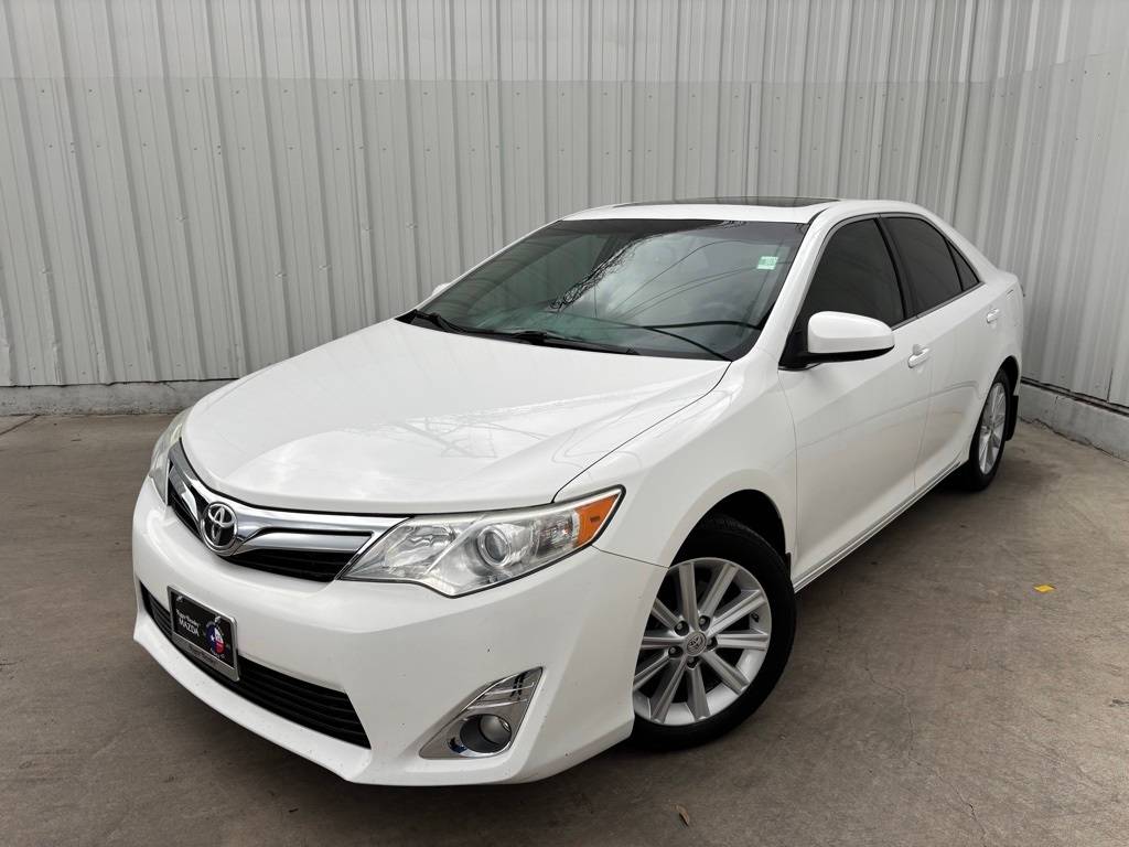 2014 Toyota Camry SE V6 — Sedan — 130,983 mi — Austin, TX