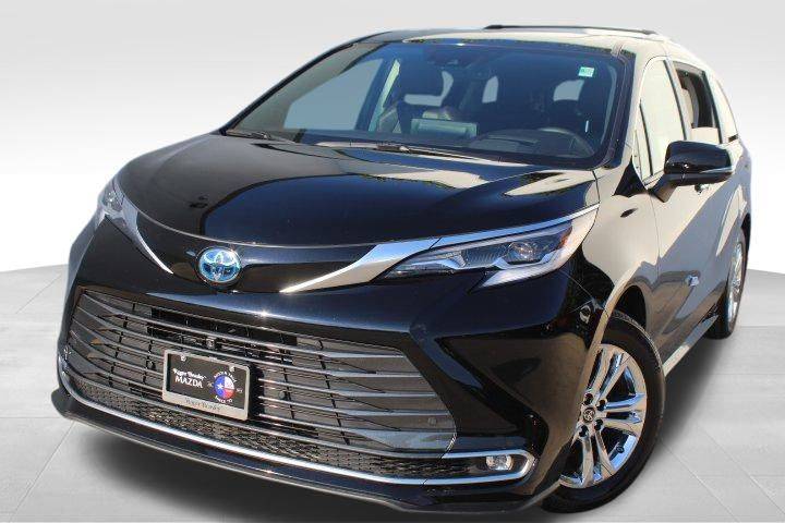 2023 Toyota Sienna Platinum — Minivan — 30,902 mi — Georgetown, TX