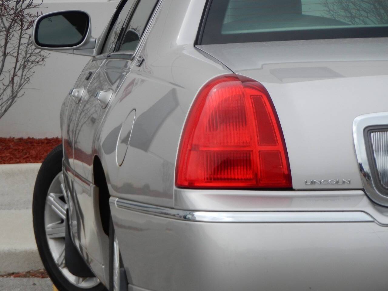 2011 Lincoln Town Car Signature Limited — Sedan — 57,830 mi — Melrose Park, IL