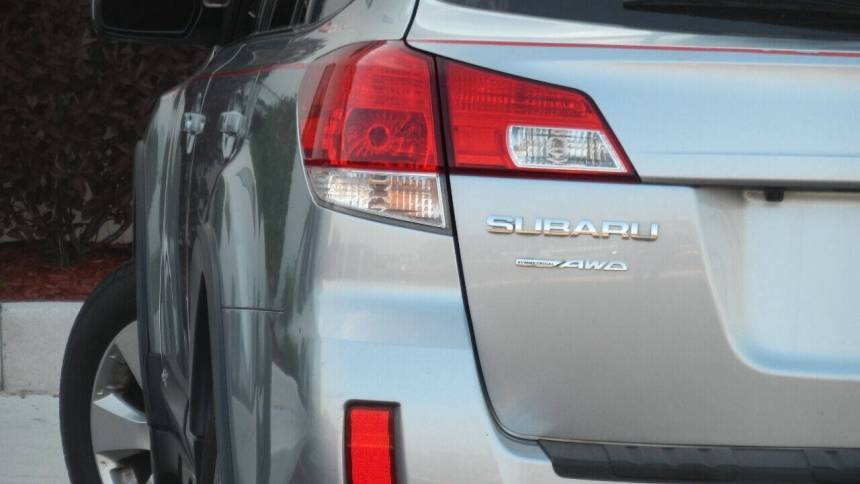 2012 Subaru Outback 2.5i Limited — SUV — 70,666 mi — Melrose Park, IL