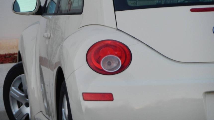 2007 Volkswagen New Beetle Base — Hatchback — 23,546 mi — Melrose Park, IL