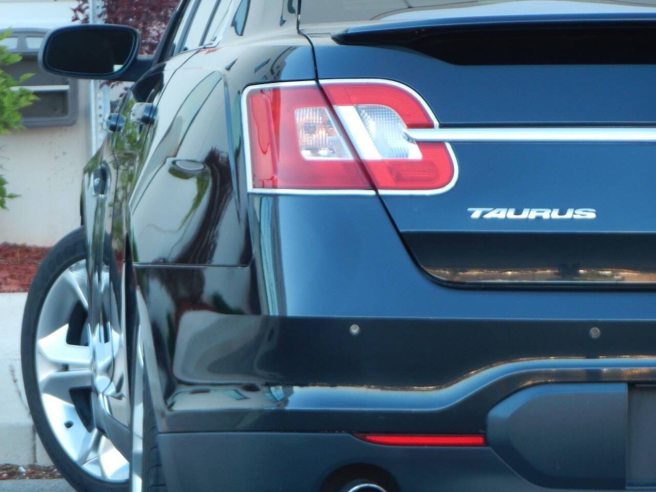 2010 Ford Taurus SHO — Sedan — 66,748 mi — Melrose Park, IL