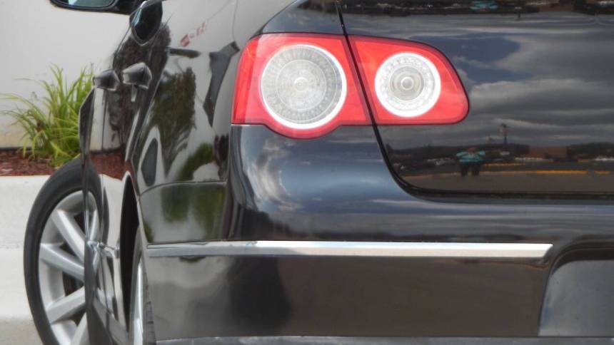 2010 Volkswagen Passat Komfort — Sedan — 57,918 mi — Melrose Park, IL
