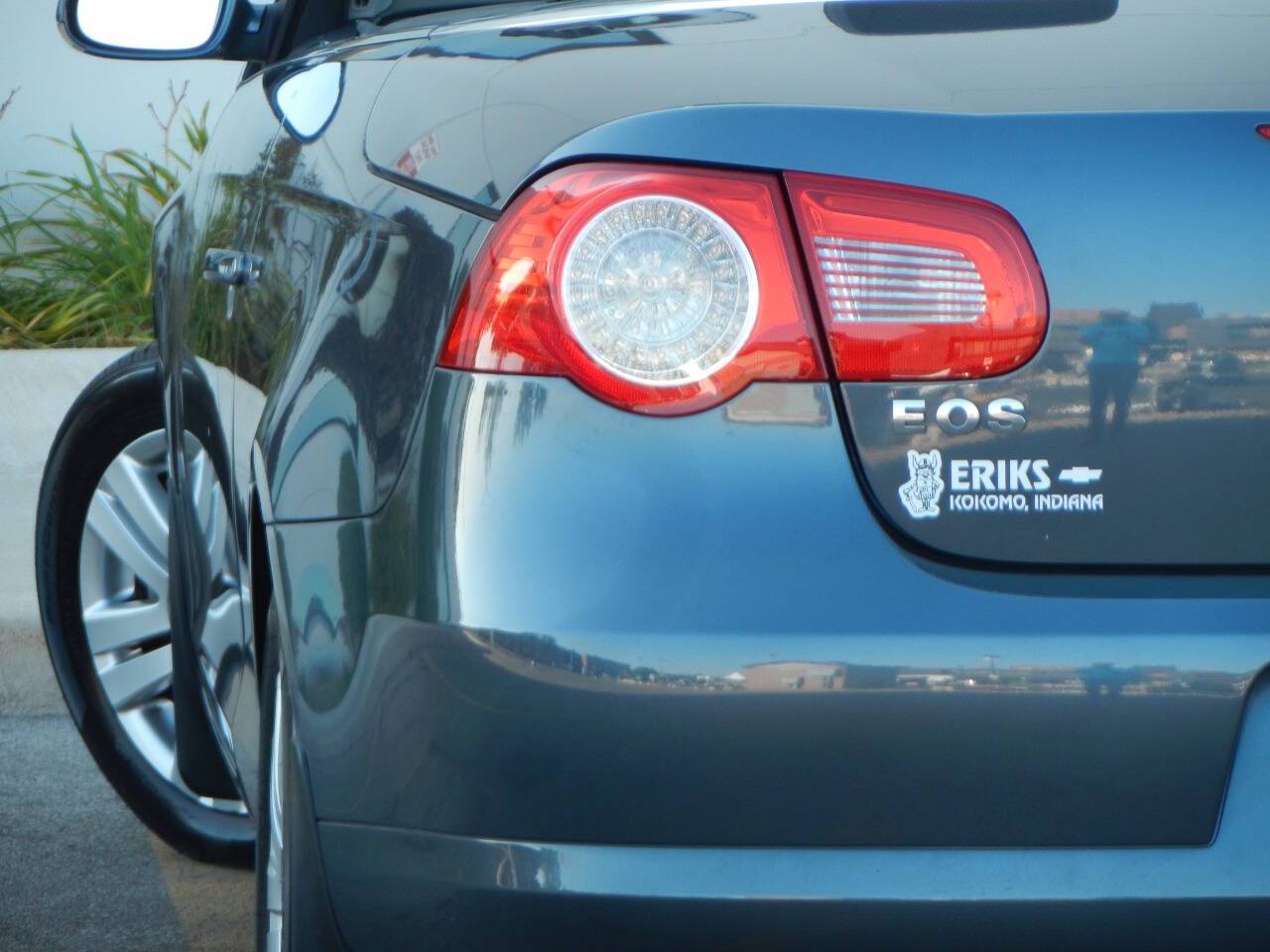2008 Volkswagen Eos 2.0T — Convertible — 52,999 mi — Melrose Park, IL