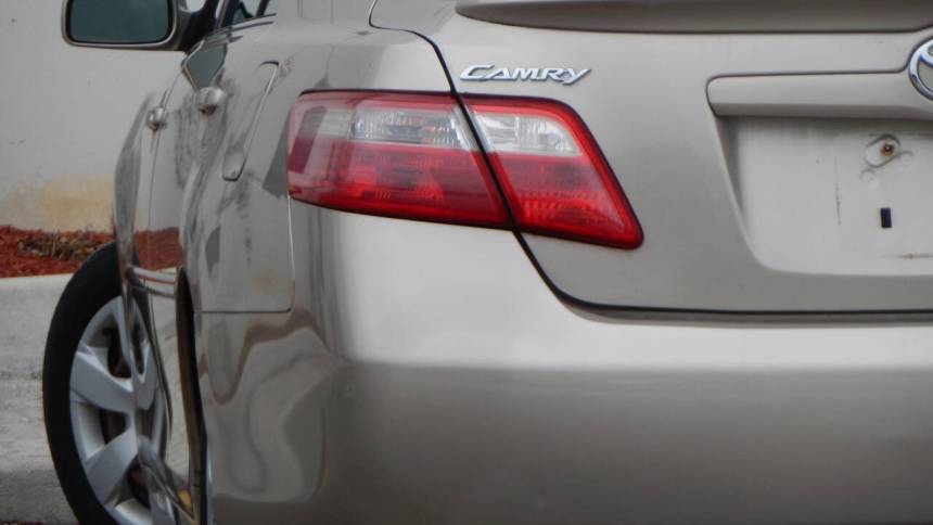 2007 Toyota Camry LE — Sedan — 52,547 mi — Melrose Park, IL