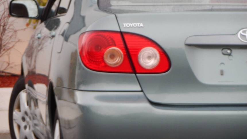 2005 Toyota Corolla LE — Sedan — 62,145 mi — Melrose Park, IL