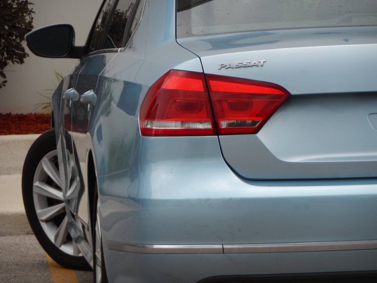 2012 Volkswagen Passat SEL Premium — Sedan — 70,083 mi — Melrose Park, IL