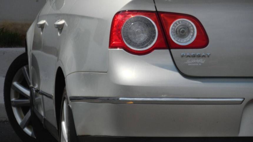 2010 Volkswagen Passat Komfort — Sedan — 67,245 mi — Melrose Park, IL