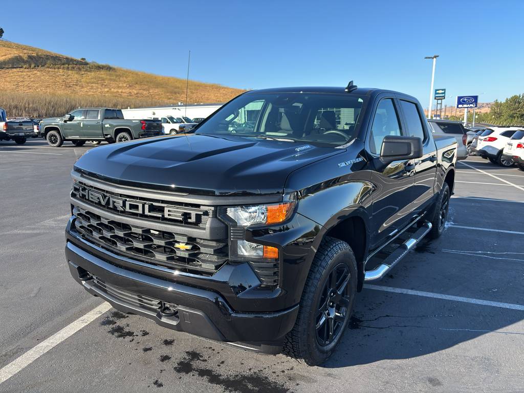 2025 Chevrolet Silverado 1500 Custom — Pickup Truck — 617 mi — Fairfield, CA
