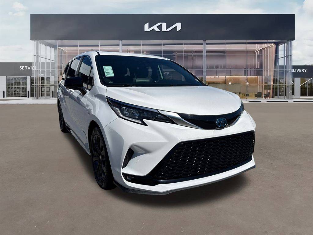 2023 Toyota Sienna XSE — Minivan — 40,510 mi — Macon, GA
