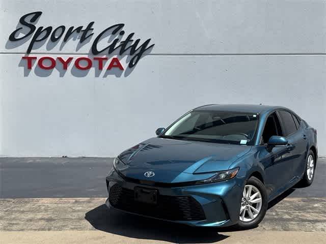 2025 Toyota Camry LE — Sedan — 1,537 mi — Dallas, TX