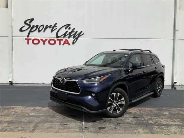2021 Toyota Highlander XLE — SUV — 26,386 mi — Dallas, TX