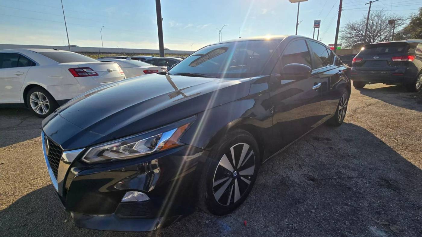 2022 Nissan Altima SV — Sedan — 102,894 mi — Haltom City, TX