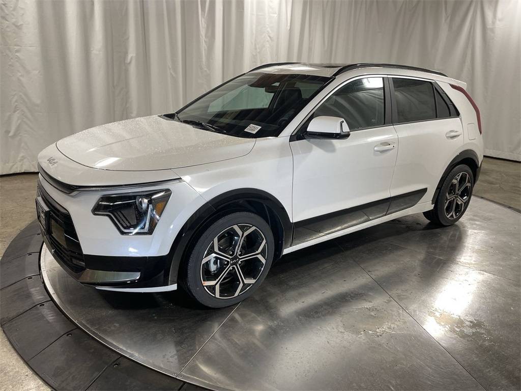 2024 Kia Niro Hybrid EX Touring — SUV — 10,601 mi — Beaverton, OR