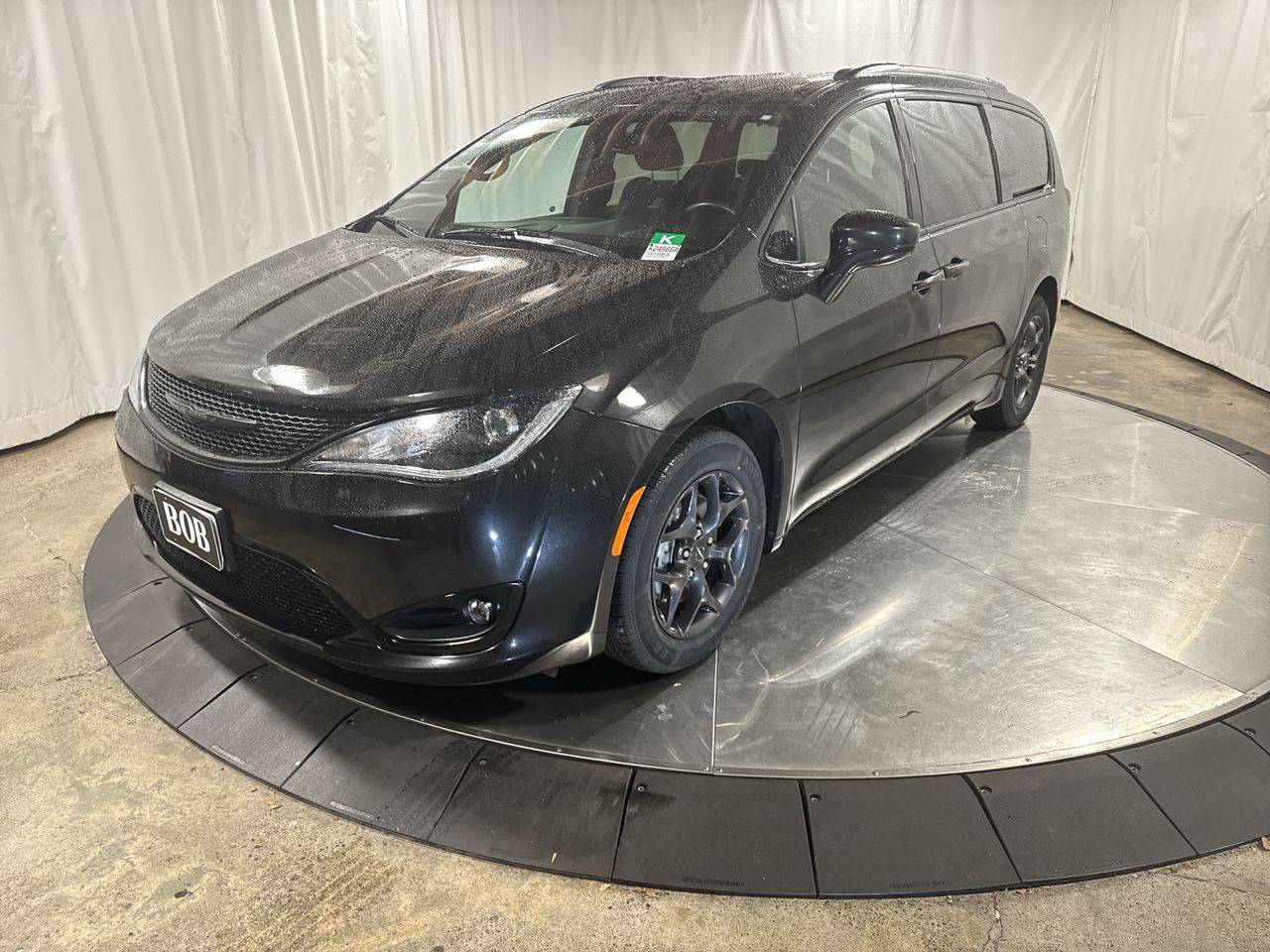 2020 Chrysler Pacifica Touring — Minivan — 71,000 mi — Beaverton, OR