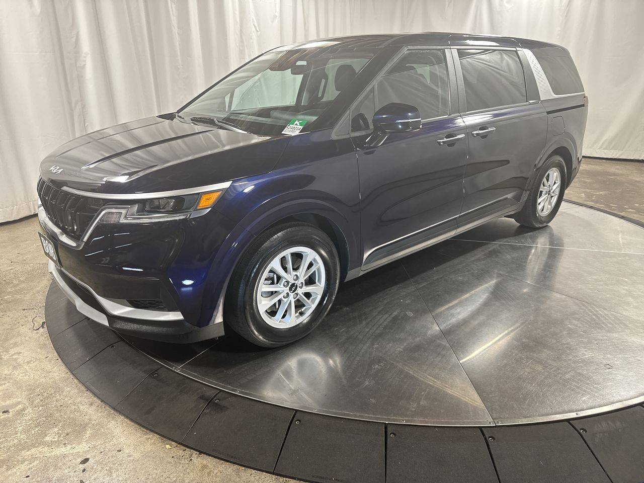 2022 Kia Carnival LXS — Minivan — 32,010 mi — Beaverton, OR