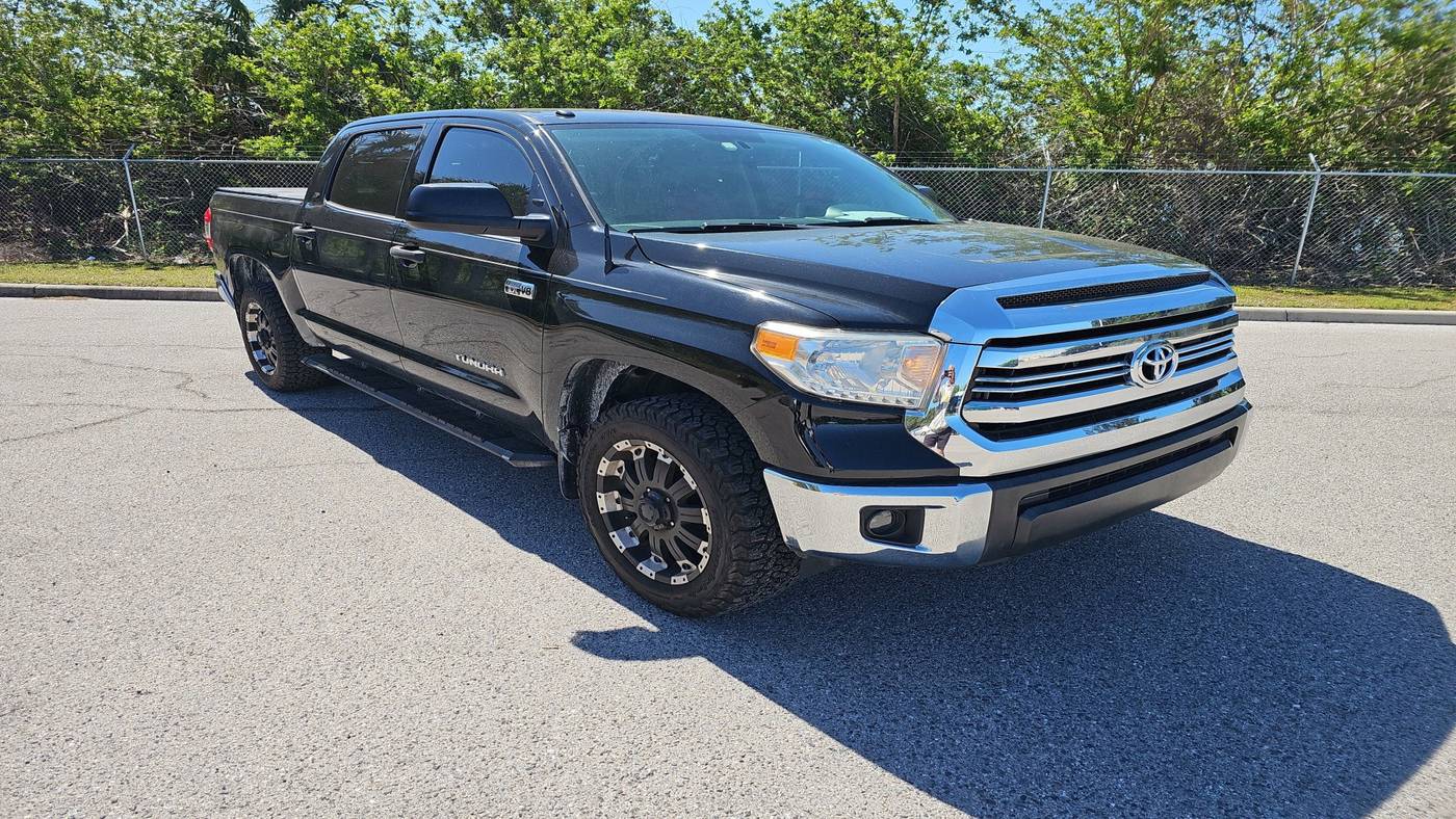2017 Toyota Tundra SR5 — Pickup Truck — 101,952 mi — Bradenton, FL
