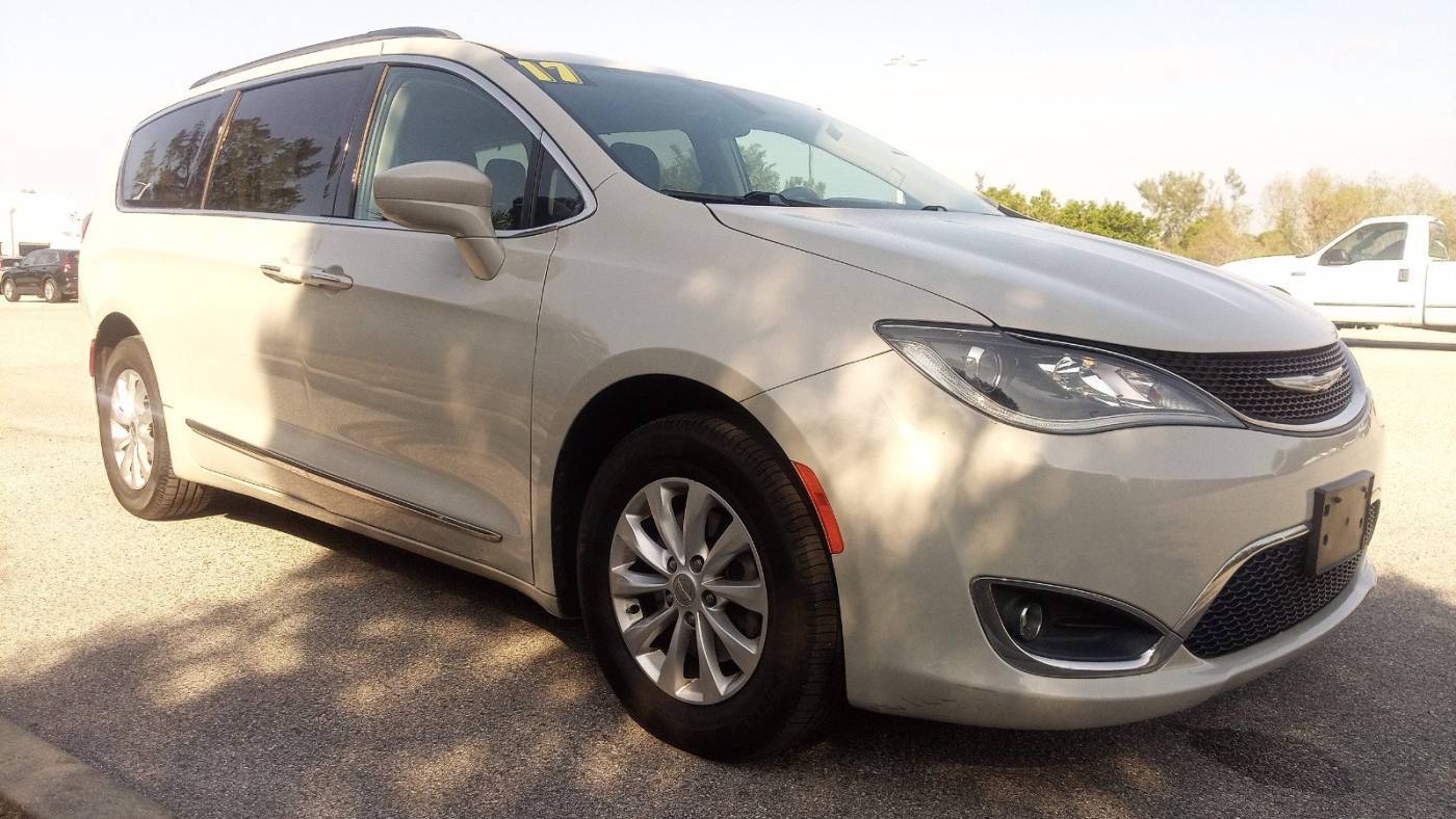 2017 Chrysler Pacifica Touring L — Minivan — 92,637 mi — Bradenton, FL