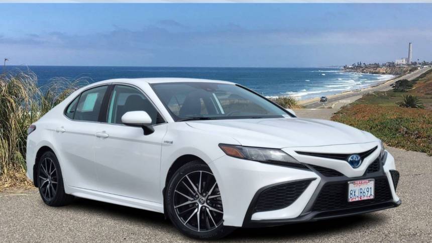2021 Toyota Camry Hybrid SE — Sedan — 38,364 mi — Carlsbad, CA
