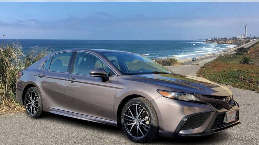 2022 Toyota Camry SE — Sedan — 61,338 mi — Carlsbad, CA