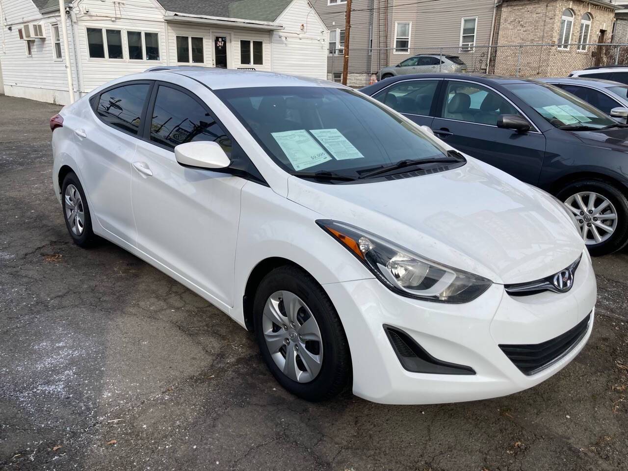 2016 Hyundai Elantra SE — Sedan — 94,928 mi — Elizabeth, NJ