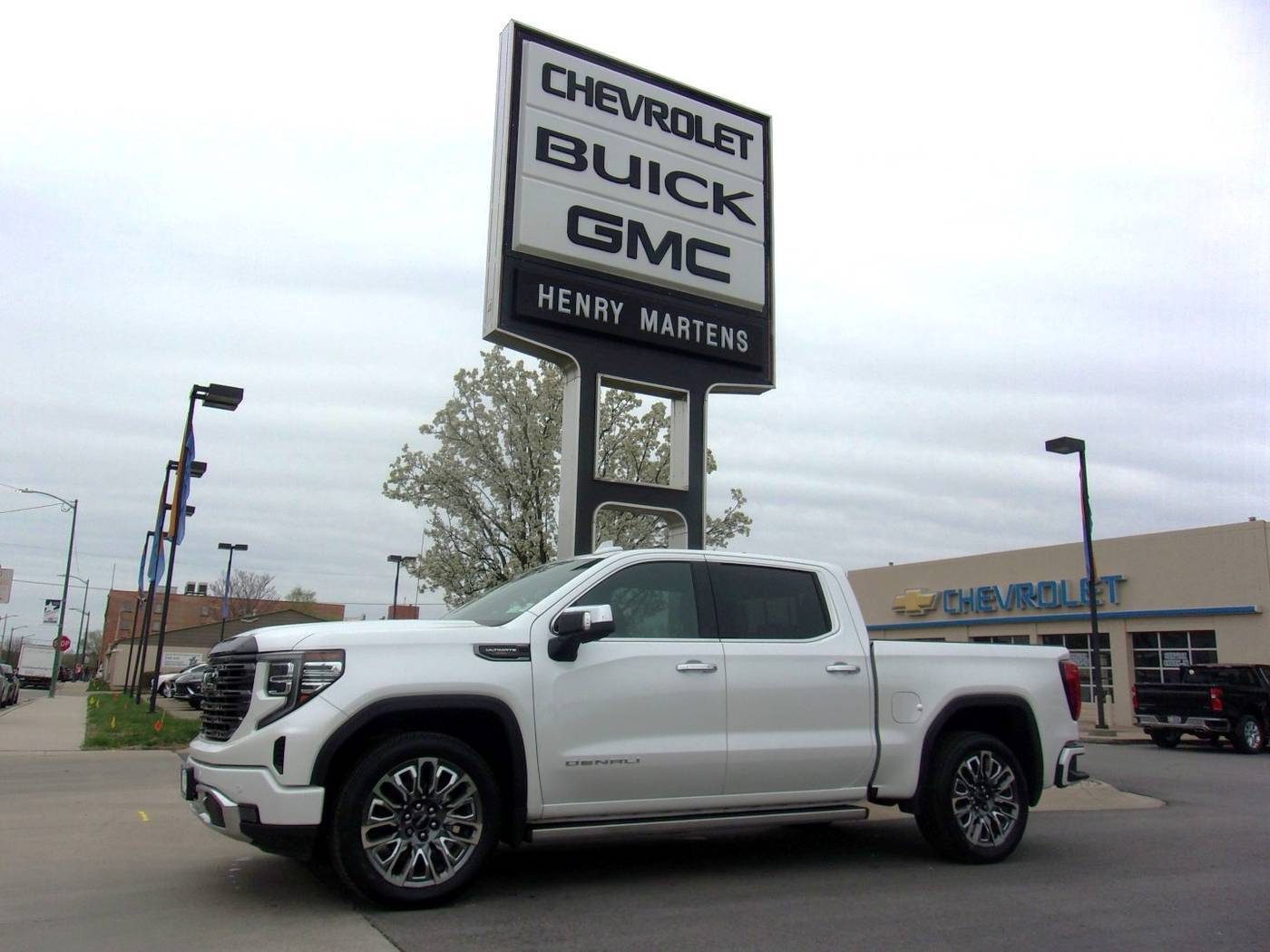 2023 GMC Sierra 1500 Denali Ultimate — Pickup Truck — 44,959 mi — Leavenworth, KS
