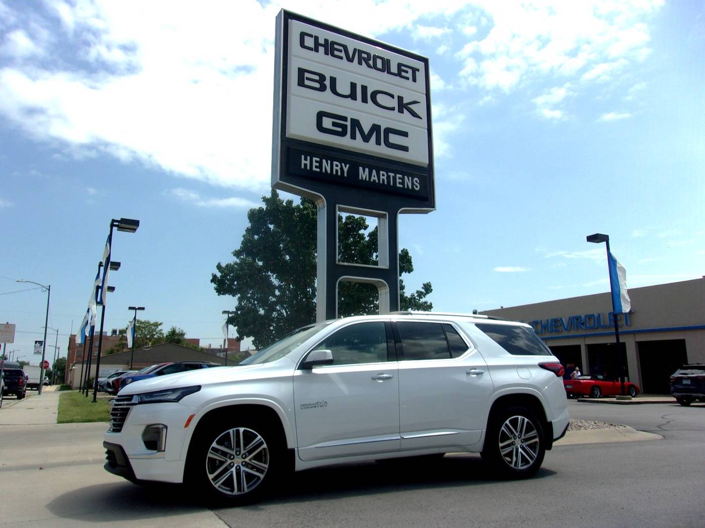 2023 Chevrolet Traverse High Country — SUV — 31,584 mi — Leavenworth, KS