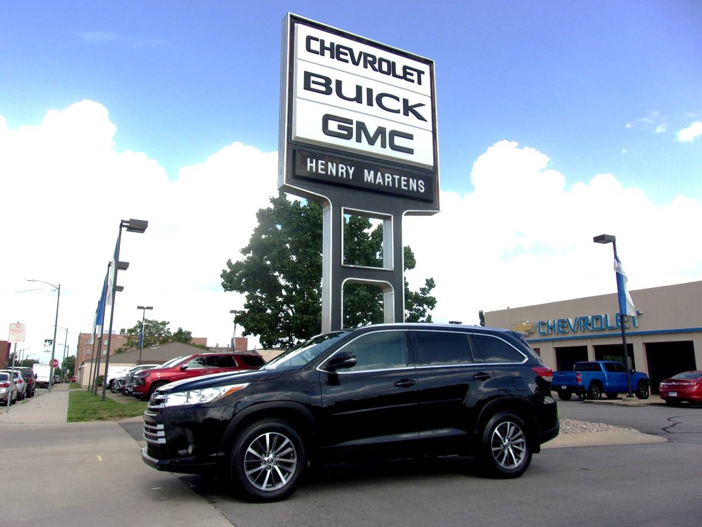 2018 Toyota Highlander XLE — SUV — 107,479 mi — Leavenworth, KS