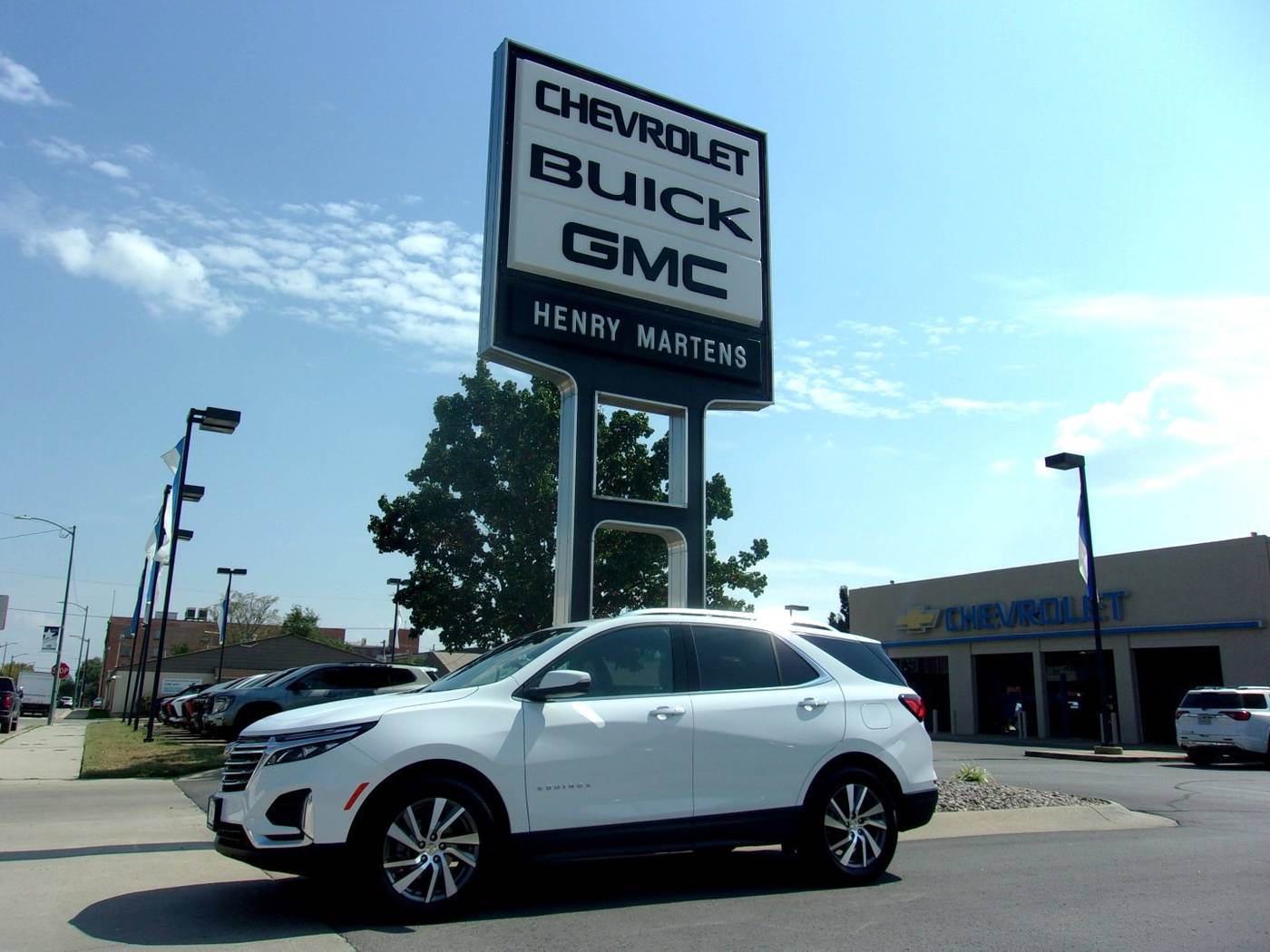 2024 Chevrolet Equinox Premier — SUV — 17,028 mi — Leavenworth, KS
