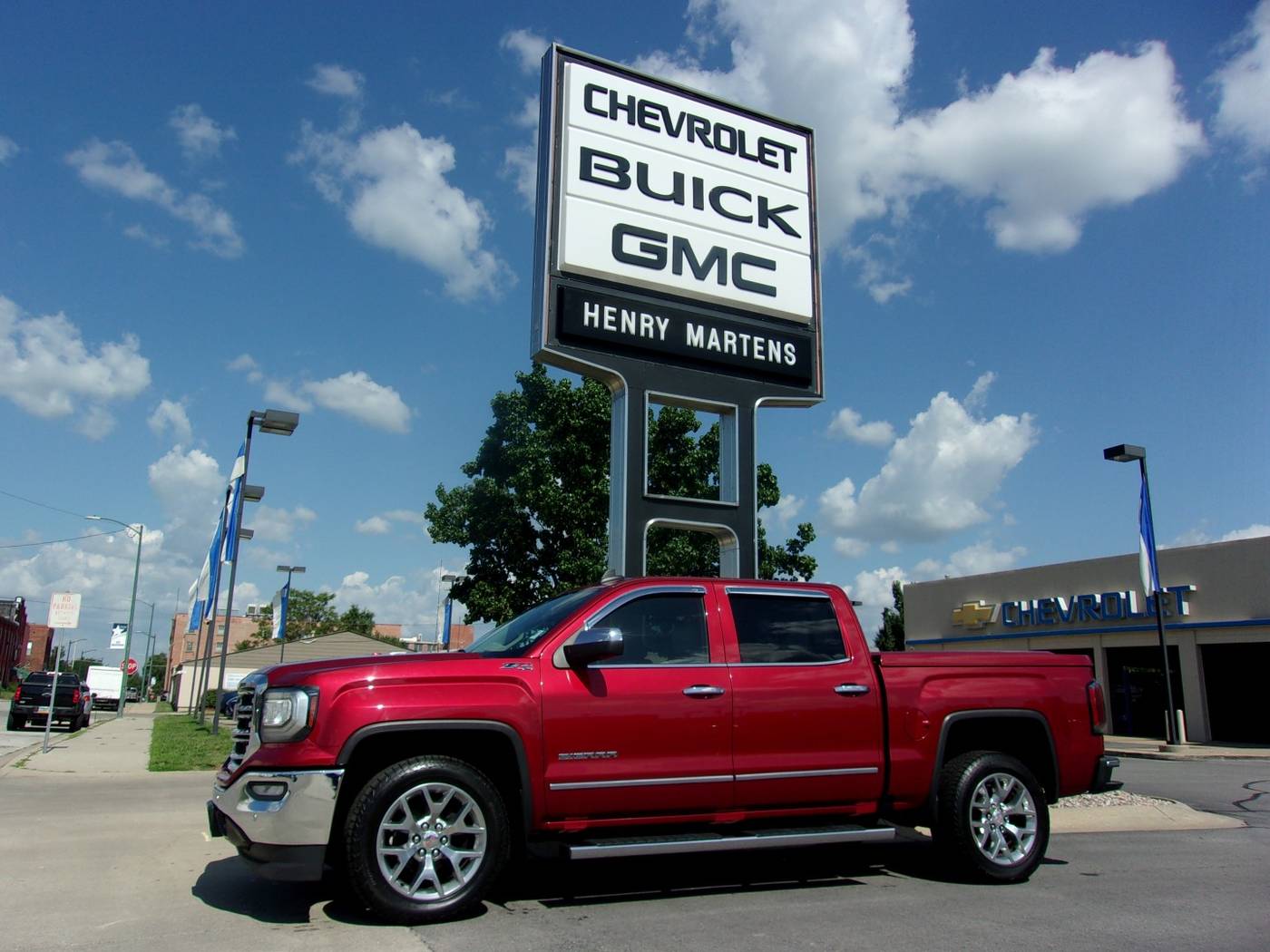 2018 GMC Sierra 1500 SLT — Pickup Truck — 152,353 mi — Leavenworth, KS