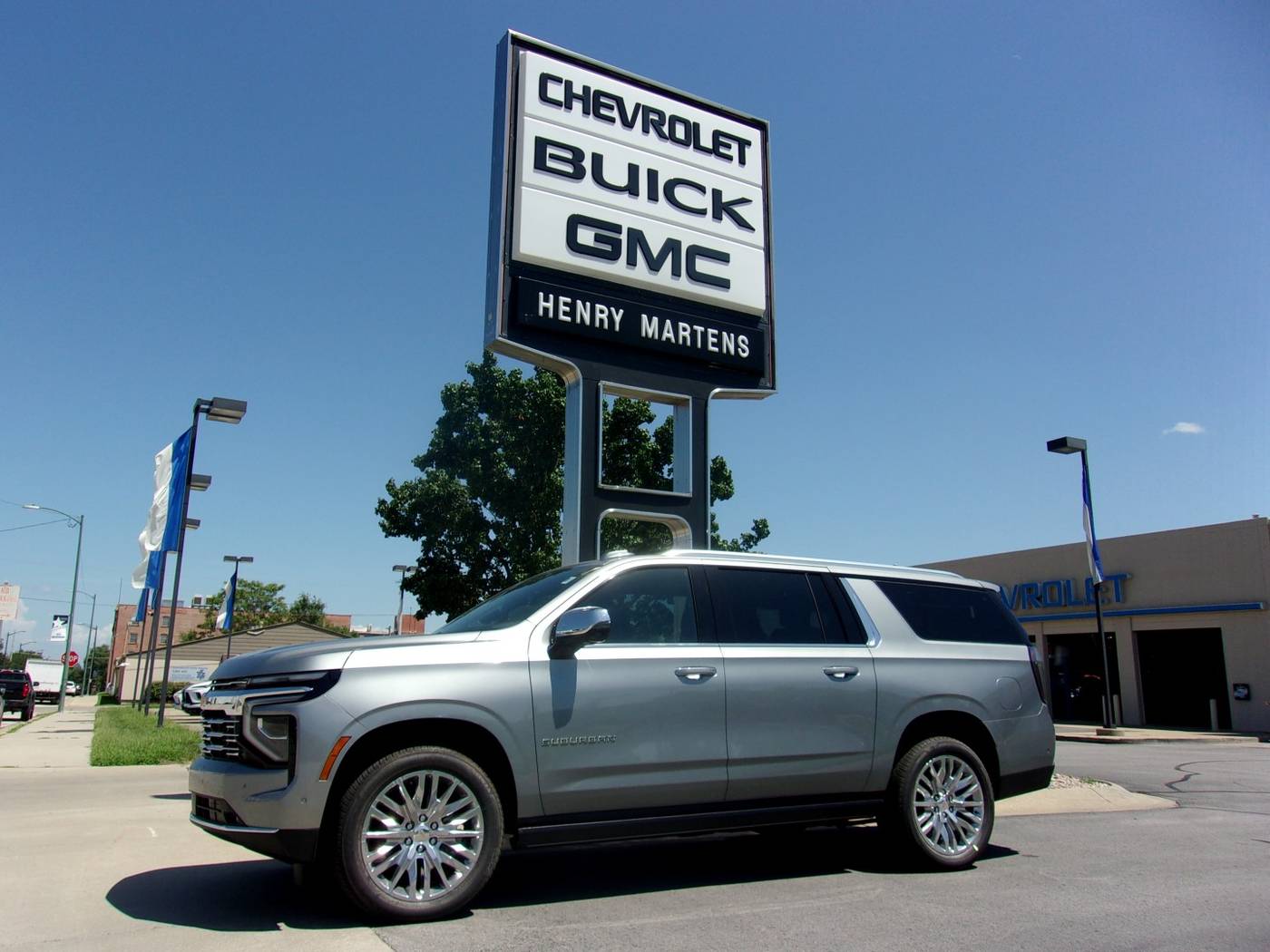 2025 Chevrolet Suburban Shield Premier