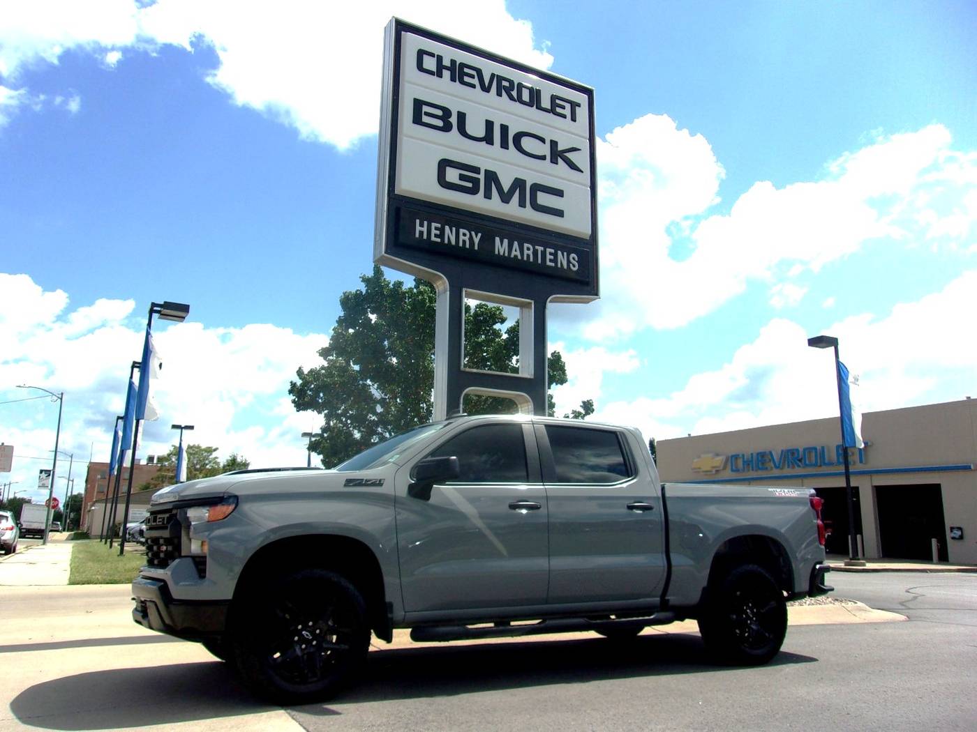2025 Chevrolet Silverado 1500 Custom Trail Boss — Pickup Truck — 16,333 mi — Leavenworth, KS
