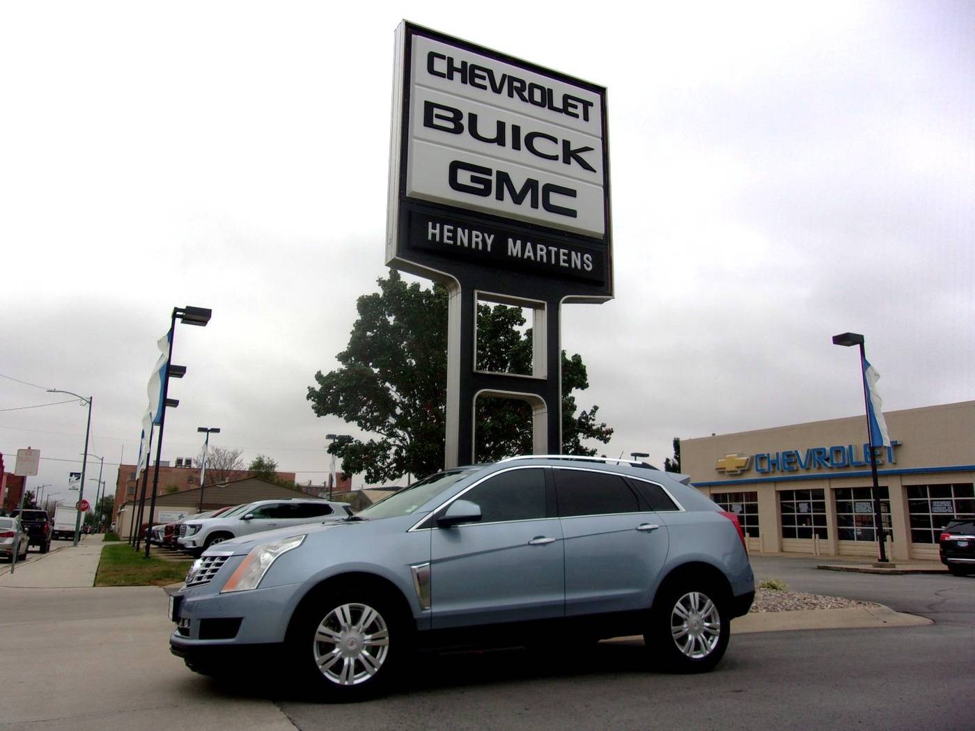 2013 Cadillac SRX Luxury Collection — SUV — 131,302 mi — Leavenworth, KS