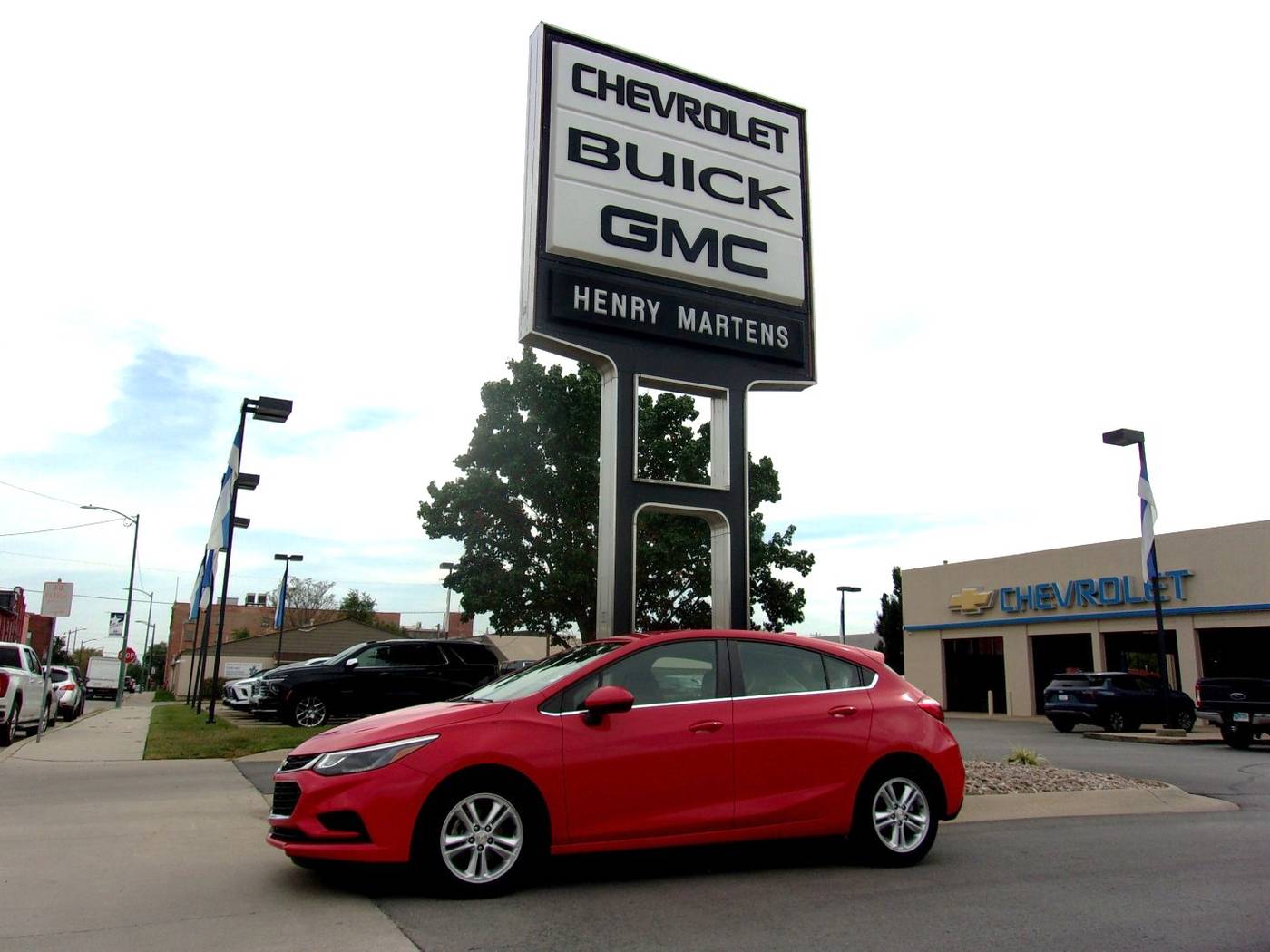 2017 Chevrolet Cruze LT — Hatchback — 89,255 mi — Leavenworth, KS