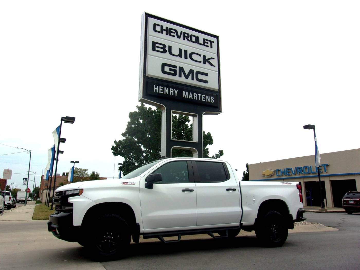 2020 Chevrolet Silverado 1500 LT Trail Boss — Pickup Truck — 108,843 mi — Leavenworth, KS