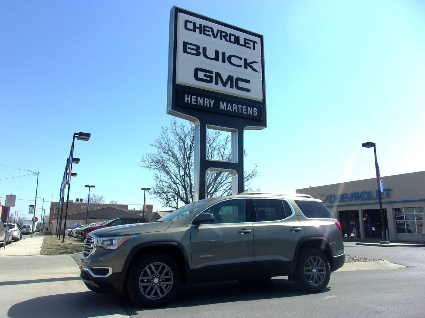 2019 GMC Acadia SLT — SUV — 51,708 mi — Leavenworth, KS