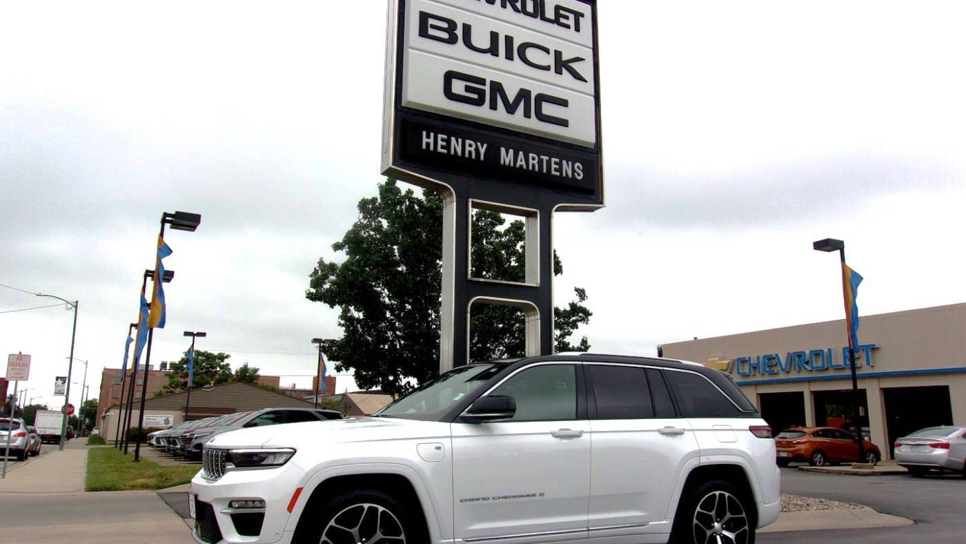 2023 Jeep Grand Cherokee Summit Reserve 4xe — SUV — 23,828 mi — Leavenworth, KS