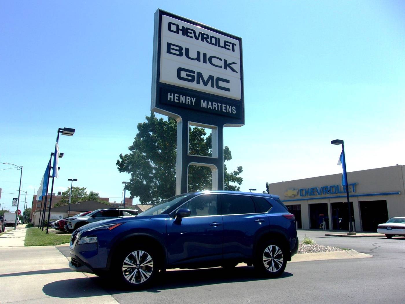 2021 Nissan Rogue SV — SUV — 30,899 mi — Leavenworth, KS