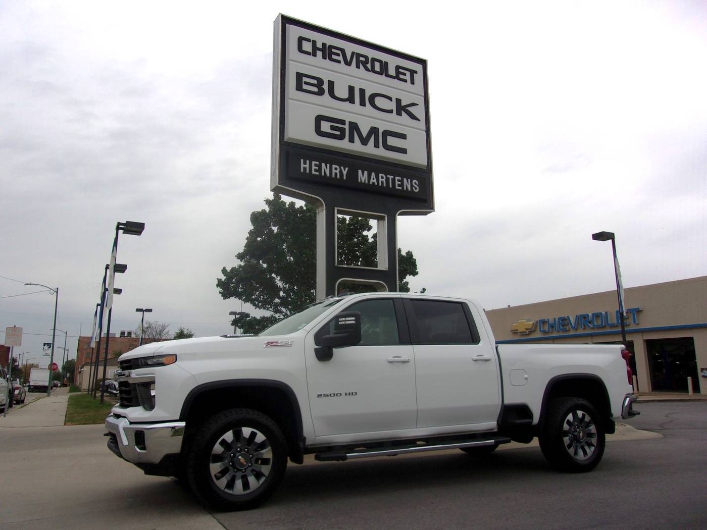 2024 Chevrolet Silverado 2500HD LT — Pickup Truck — 83,540 mi — Leavenworth, KS