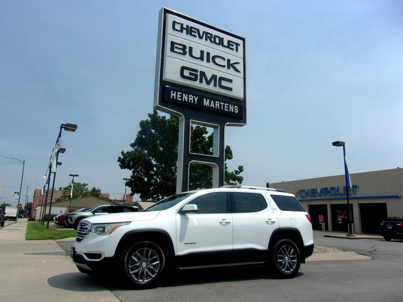 2019 GMC Acadia SLT — SUV — 73,356 mi — Leavenworth, KS