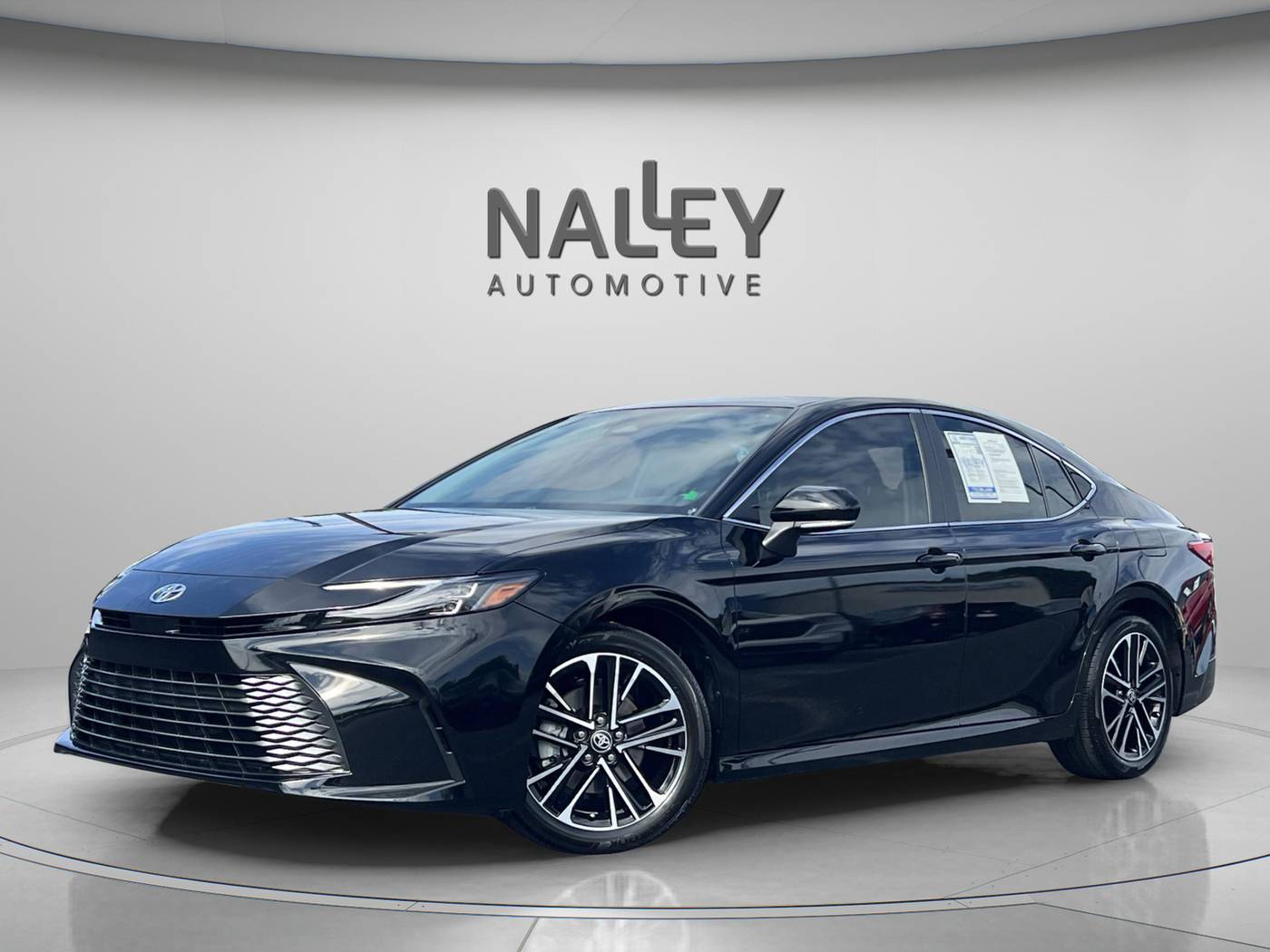 2025 Toyota Camry Hybrid XLE — Sedan — 1,826 mi — Union City, GA