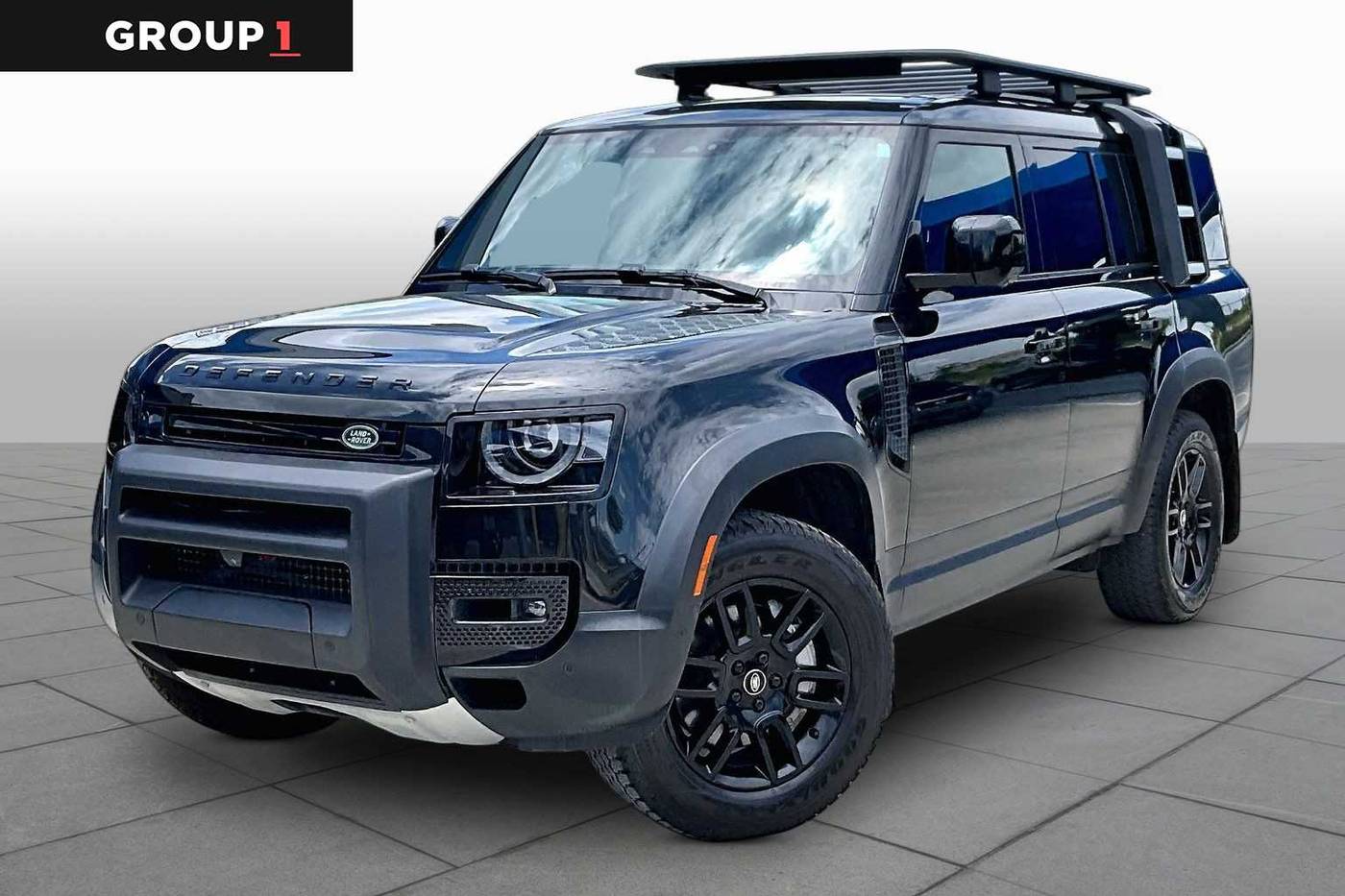 2023 Land Rover Defender SE