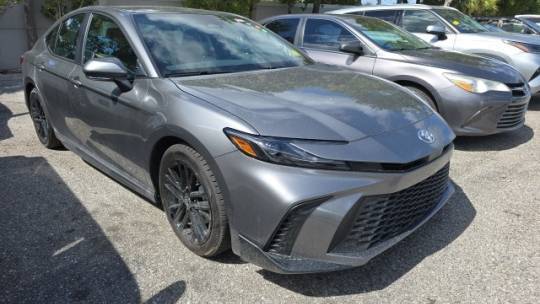 2025 Toyota Camry SE — Sedan — 4,937 mi — Deerfield Beach, FL