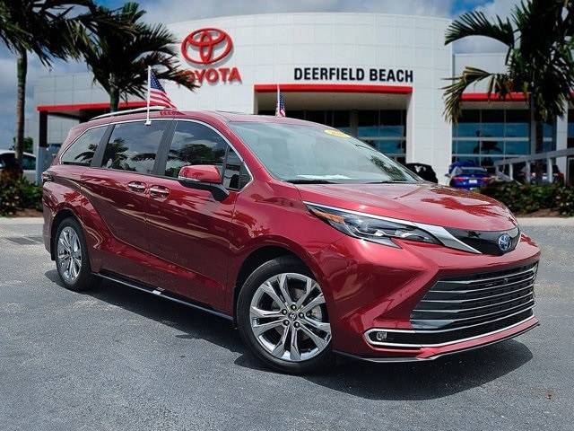 2024 Toyota Sienna Platinum — Minivan — 7,228 mi — Deerfield Beach, FL