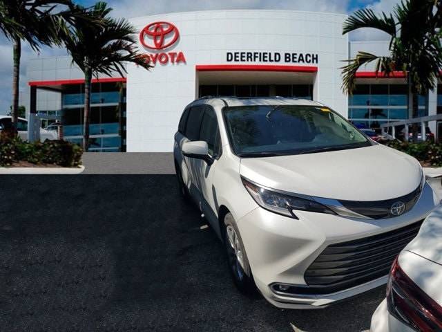 2022 Toyota Sienna Limited — Minivan — 37,401 mi — Deerfield Beach, FL