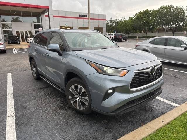 2023 Toyota Highlander XLE — SUV — 30,573 mi — Deerfield Beach, FL
