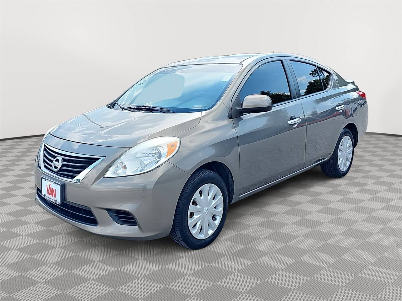 2013 Nissan Versa SV — Sedan — 76,425 mi — Kansas City, MO